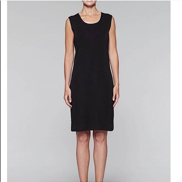 Exclusively Misook Sleeveless Black Dress - Picture 1 of 11